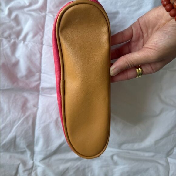 Estée Lauder Pink Mini Cosmetic Bag – Travel Makeup Pouch with Zipper, 8.5” - Picture 5 of 10